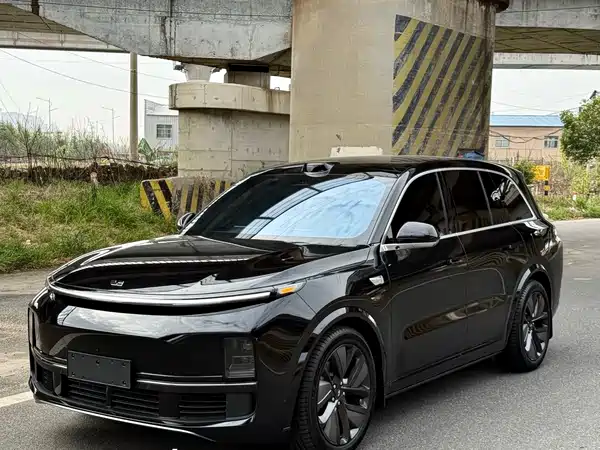 Li Auto L8 2025
