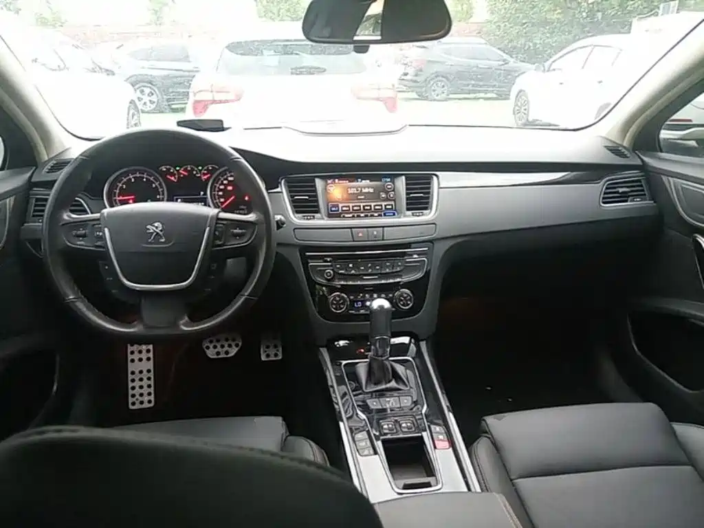 Peugeot 508 2015 — фото 10