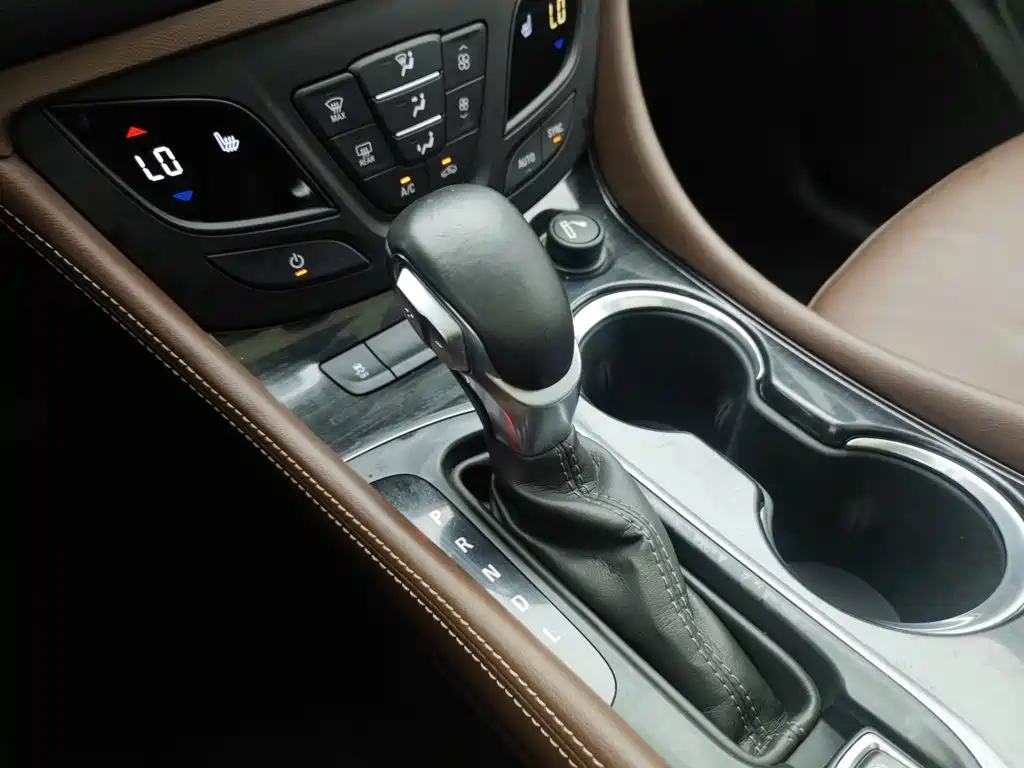 Buick Envision Plus 2018 — фото 13