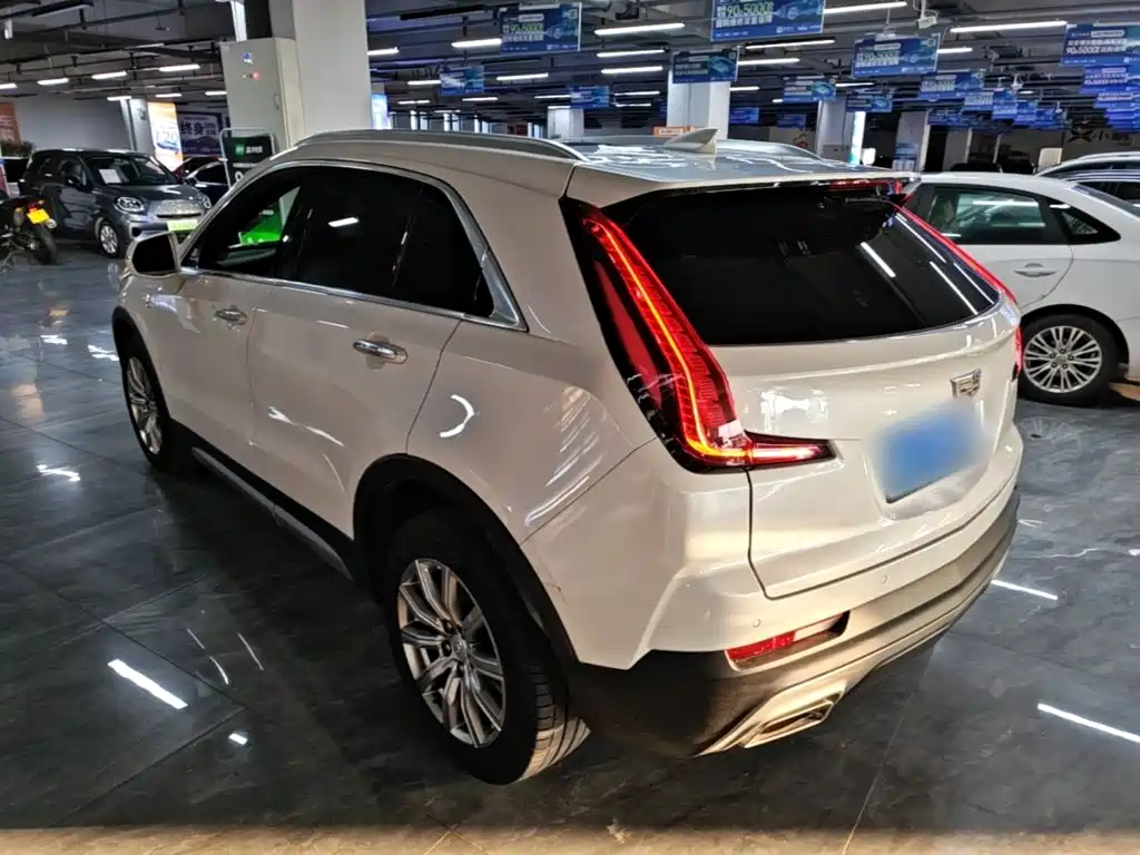 Cadillac XT4 2020 — фото 5