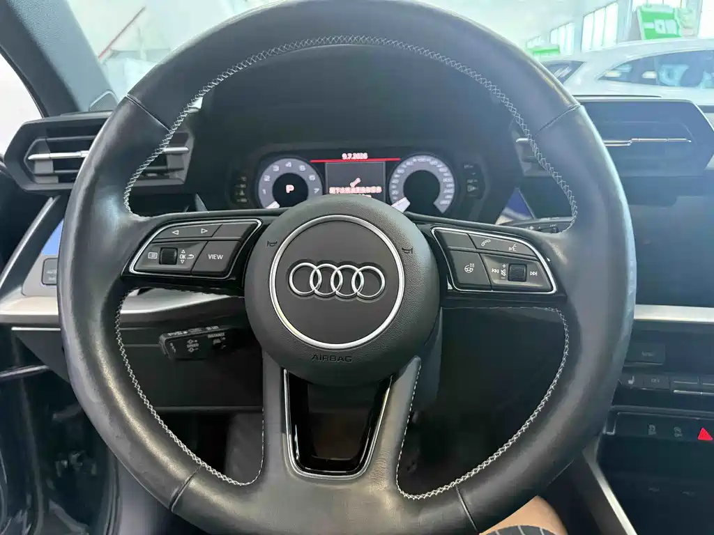 Audi A3 2023 — фото 13