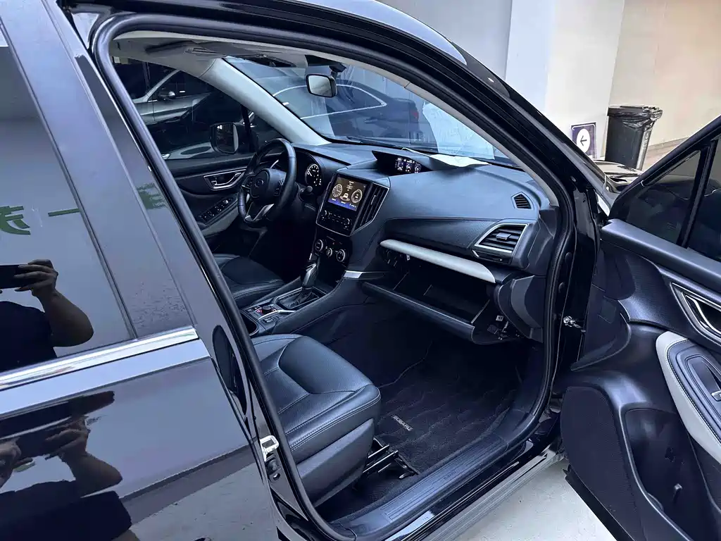 Subaru Forester 2022 — фото 11
