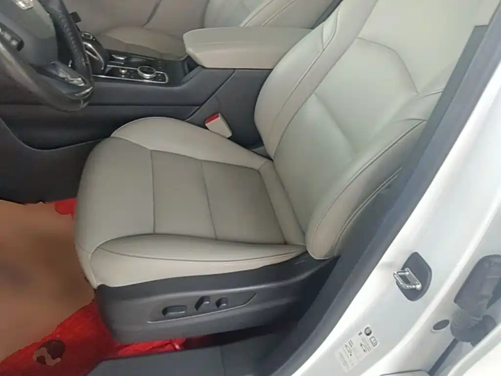 Cadillac XT4 2019 — фото 15