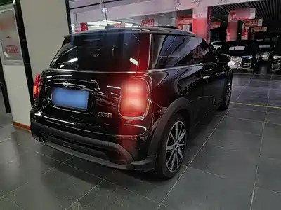 MINI MINI 2023
