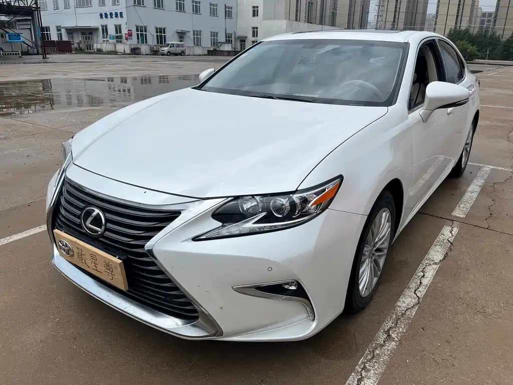 Lexus ES 2016