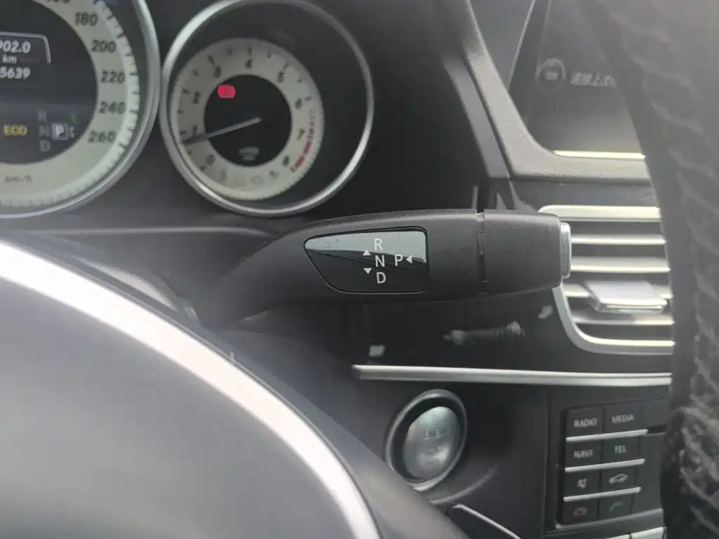Mercedes-Benz E-Class 2015 — фото 14