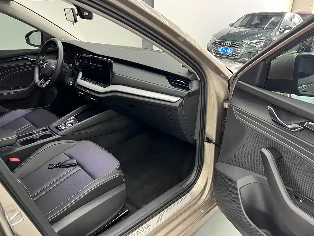 Skoda Octavia 2022 — фото 20