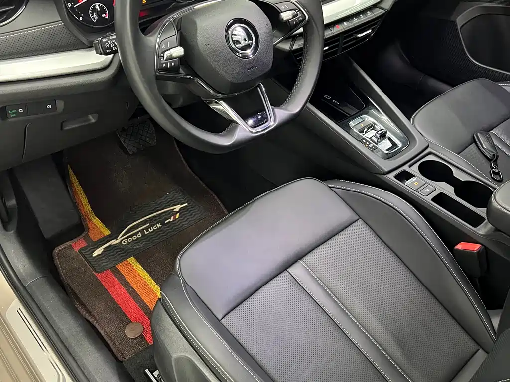 Skoda Octavia 2022 — фото 10