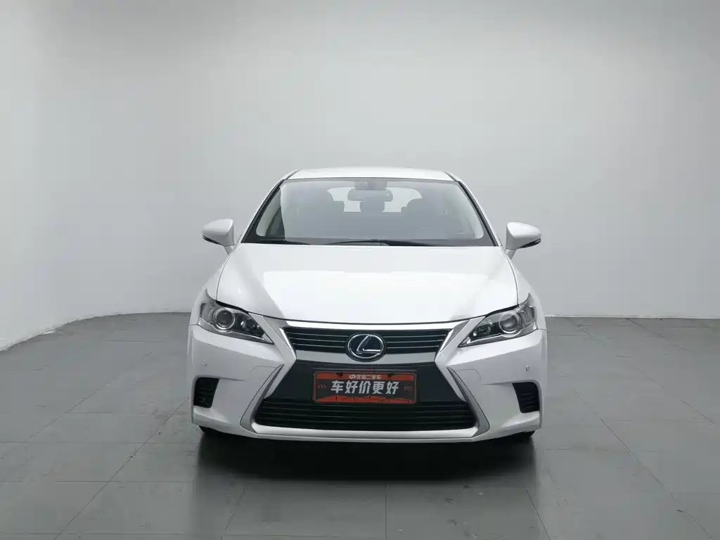Lexus CT 2017 — фото 3