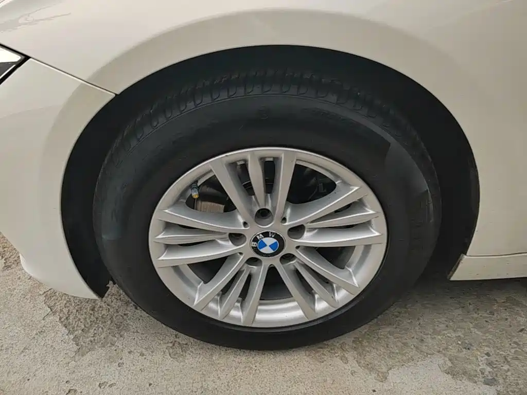 BMW 3 Series 2015 — фото 23