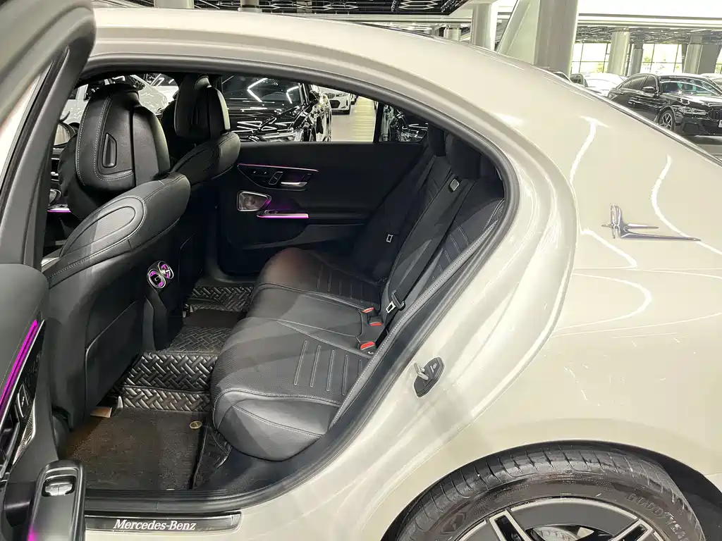 Mercedes-Benz C-Class 2024