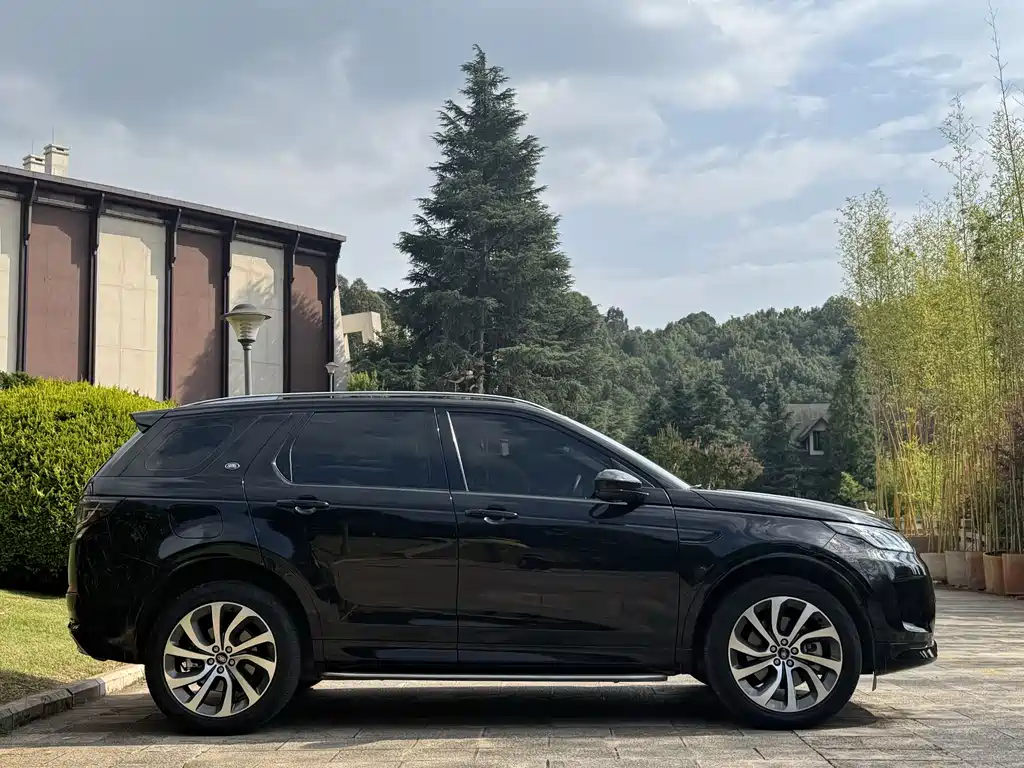 Land Rover Discovery Sport Hybrid 2023