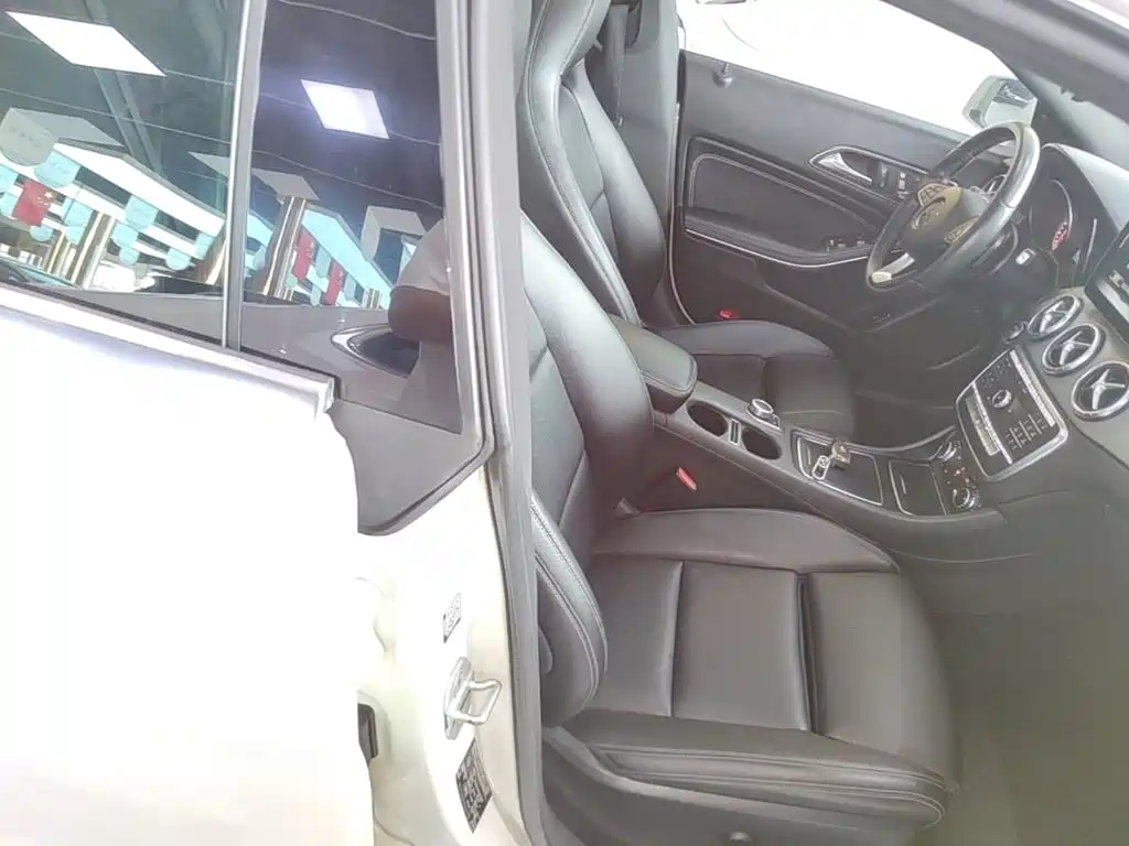 Mercedes-Benz CLA 2018 — фото 25