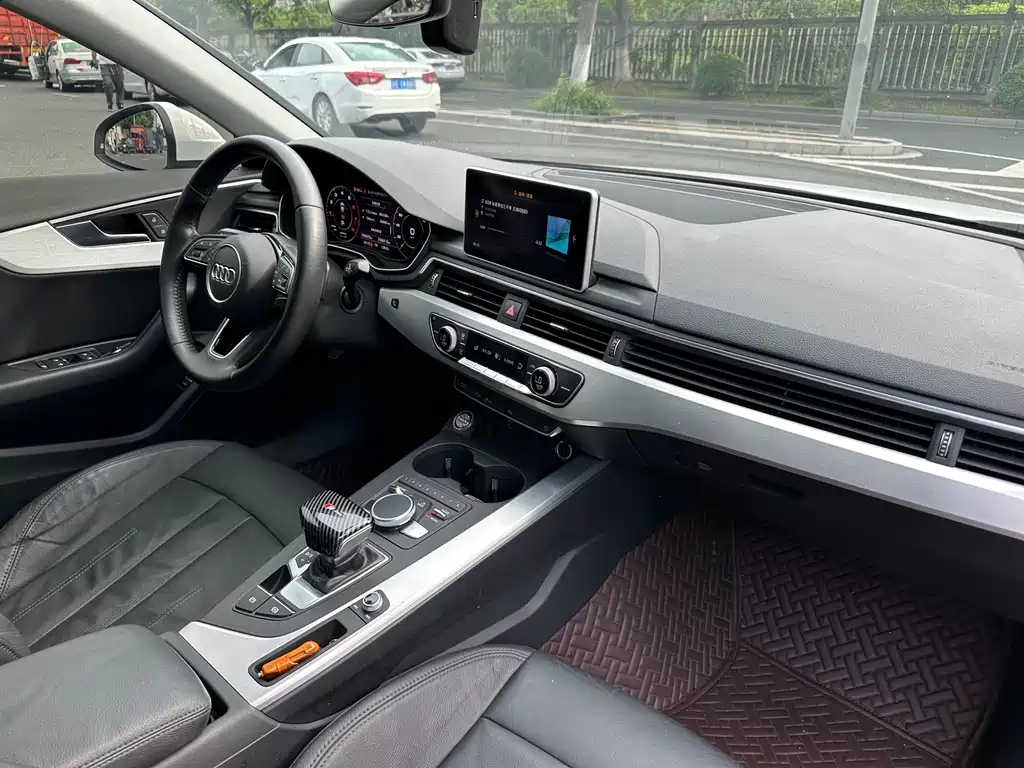Audi A4L 2018 — фото 17