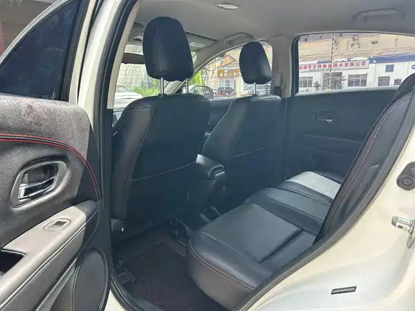 Honda Vezel 2015