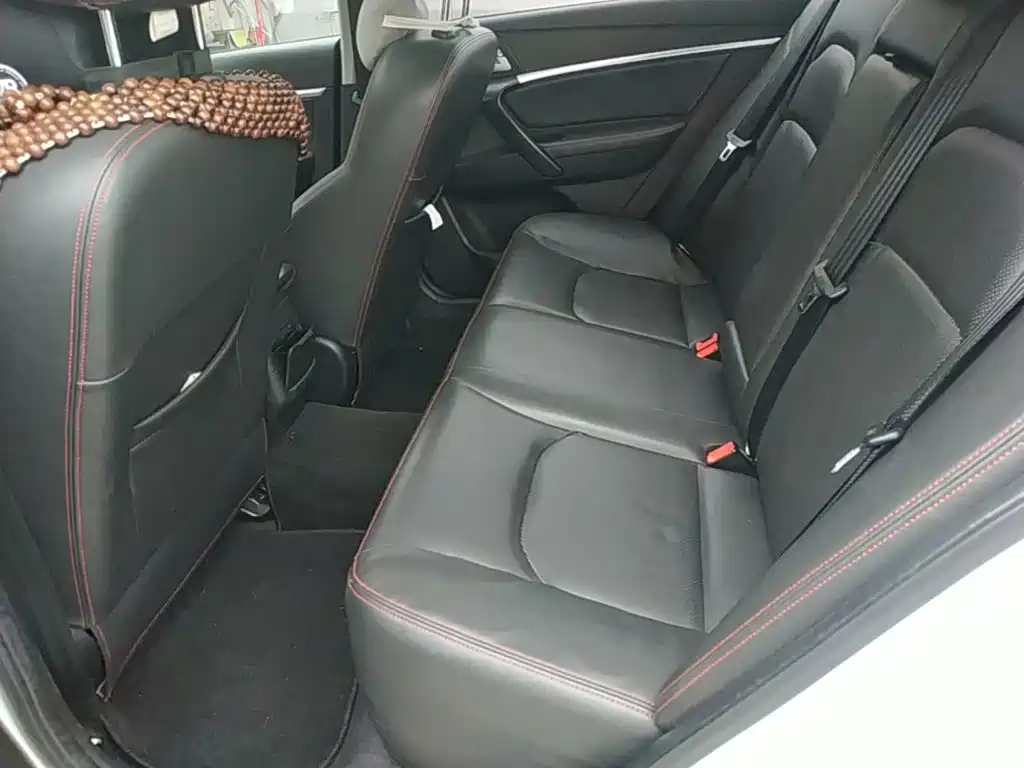 Geely Emgrand 2015 — фото 17