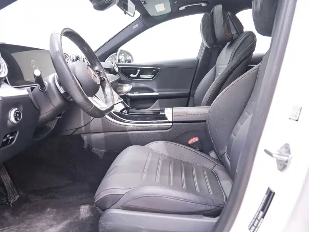 Mercedes-Benz C-Class 2023 — фото 25
