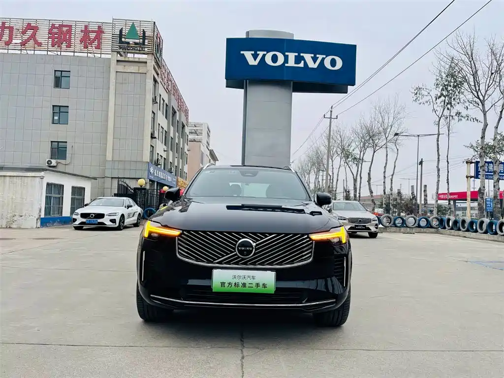Volvo XC90 Plug-In Hybrid 2025 — фото 2
