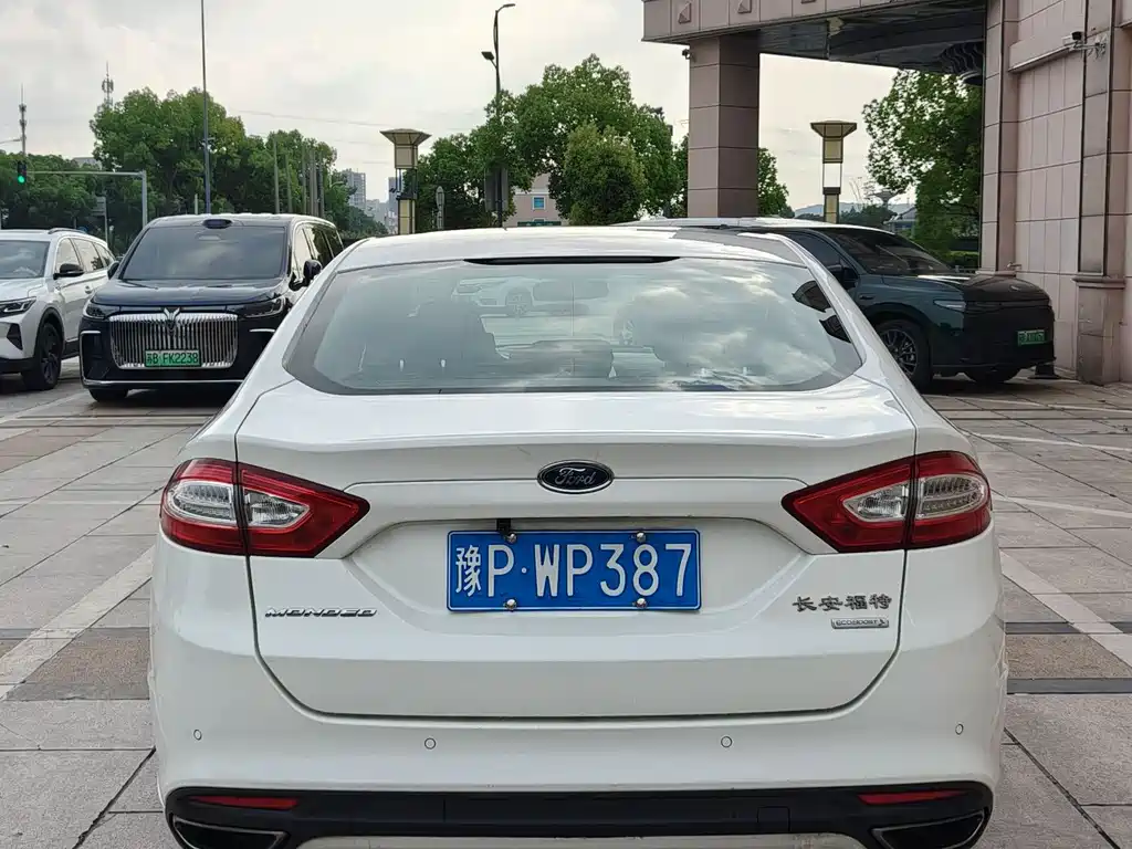 Ford Mondeo 2015 — фото 4
