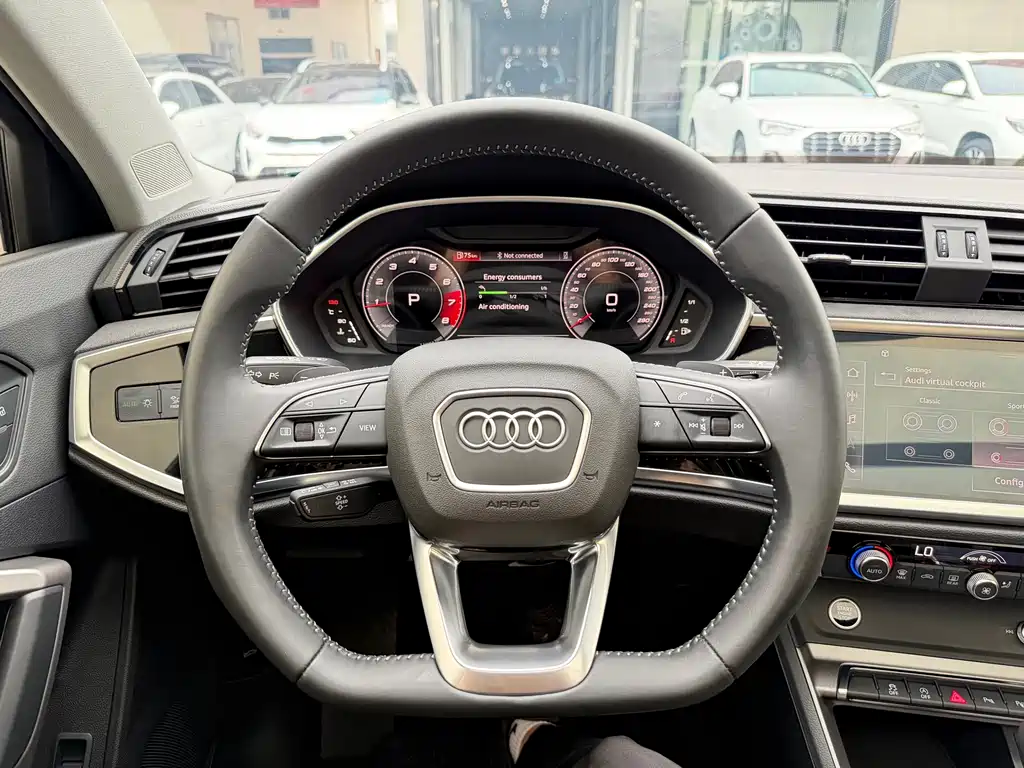 Audi Q3 2022 — фото 11