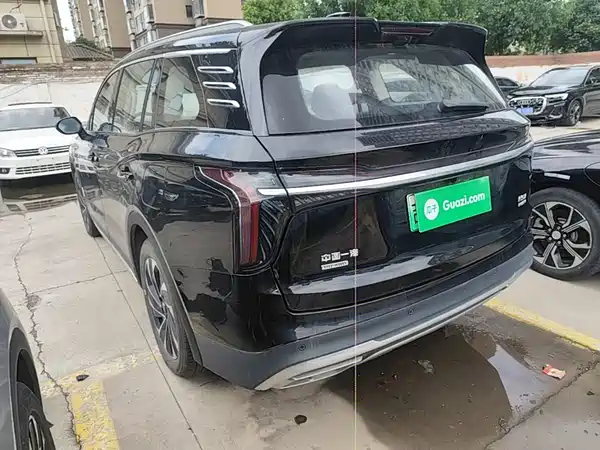 Hongqi HS7 PHEV 2024
