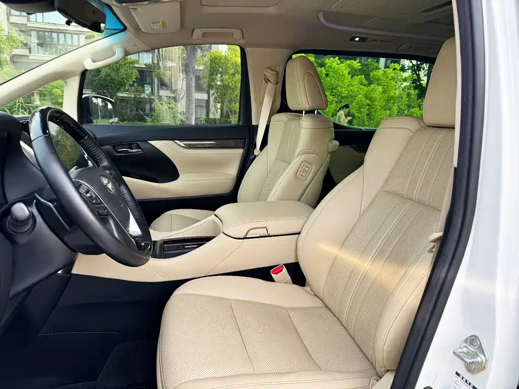 Toyota Vellfire 2022 — фото 14