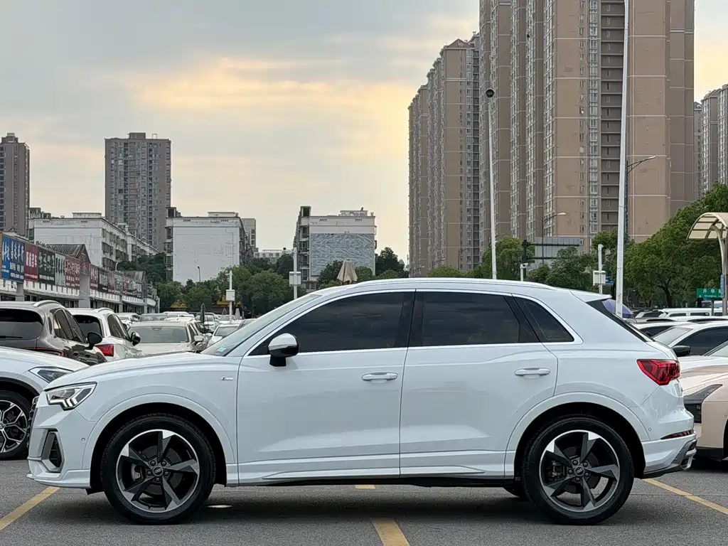 Audi Q3 2022 — фото 5