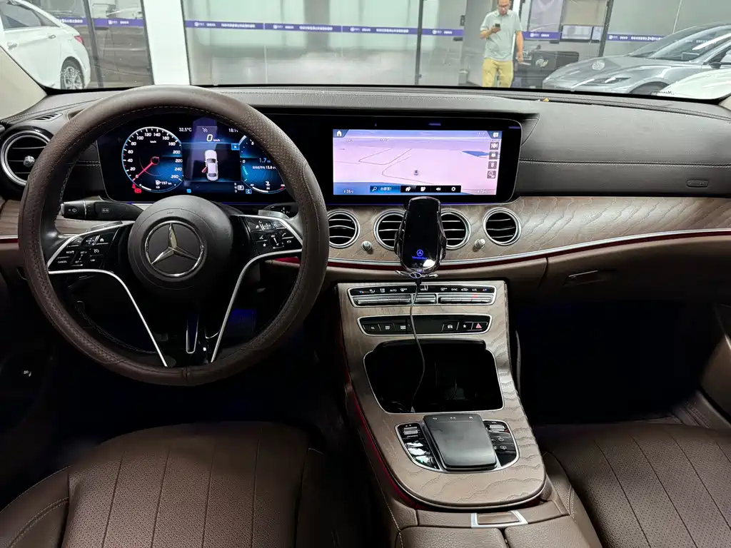 Mercedes-Benz E-Class 2022