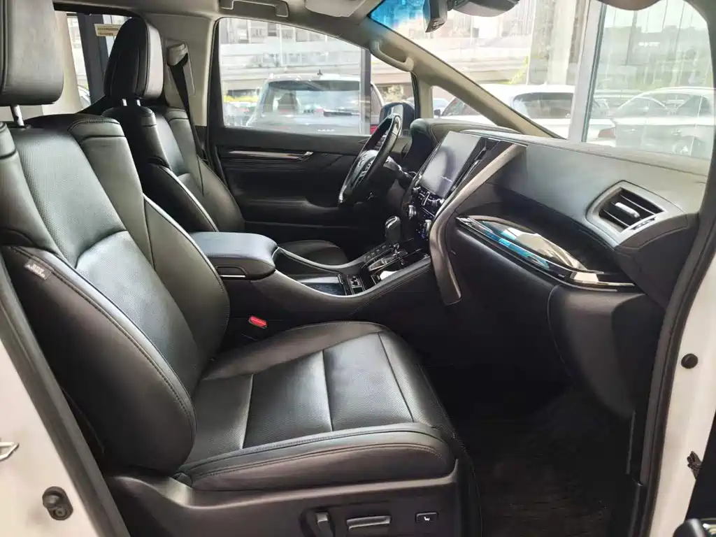 Toyota Vellfire 2021 — фото 14