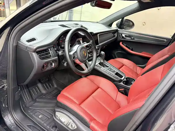 Porsche Macan 2021