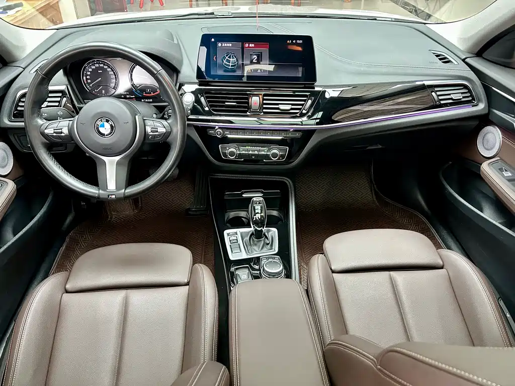 BMW 1 Series 2023 — фото 12