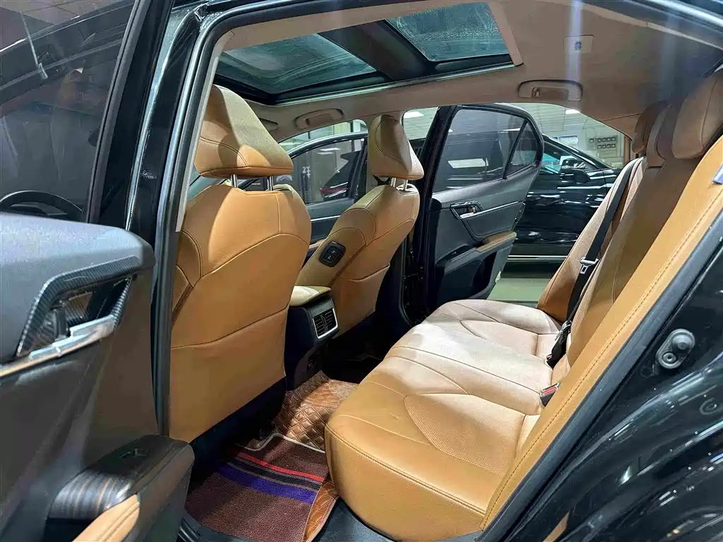 Toyota Camry 2023 — фото 10