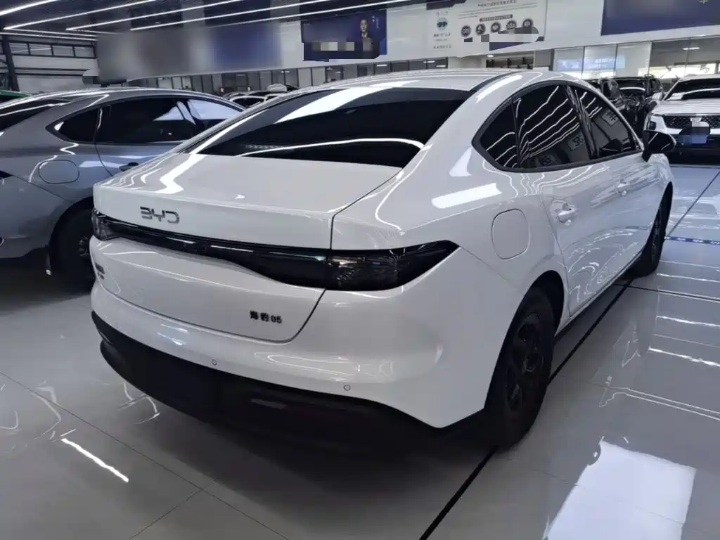 BYD Seal 05 DM-i 2025 — фото 7