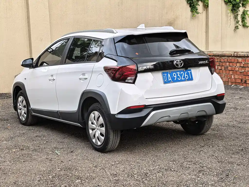 Toyota Yaris L 2021 — фото 10