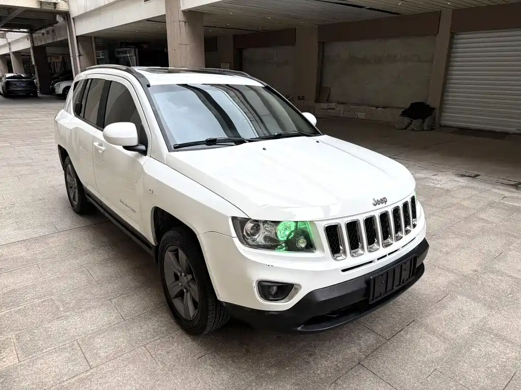 Jeep Compass 2015 — фото 2