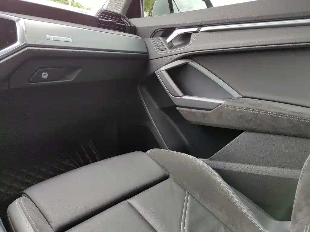 Audi Q3 Sportback 2021 — фото 22