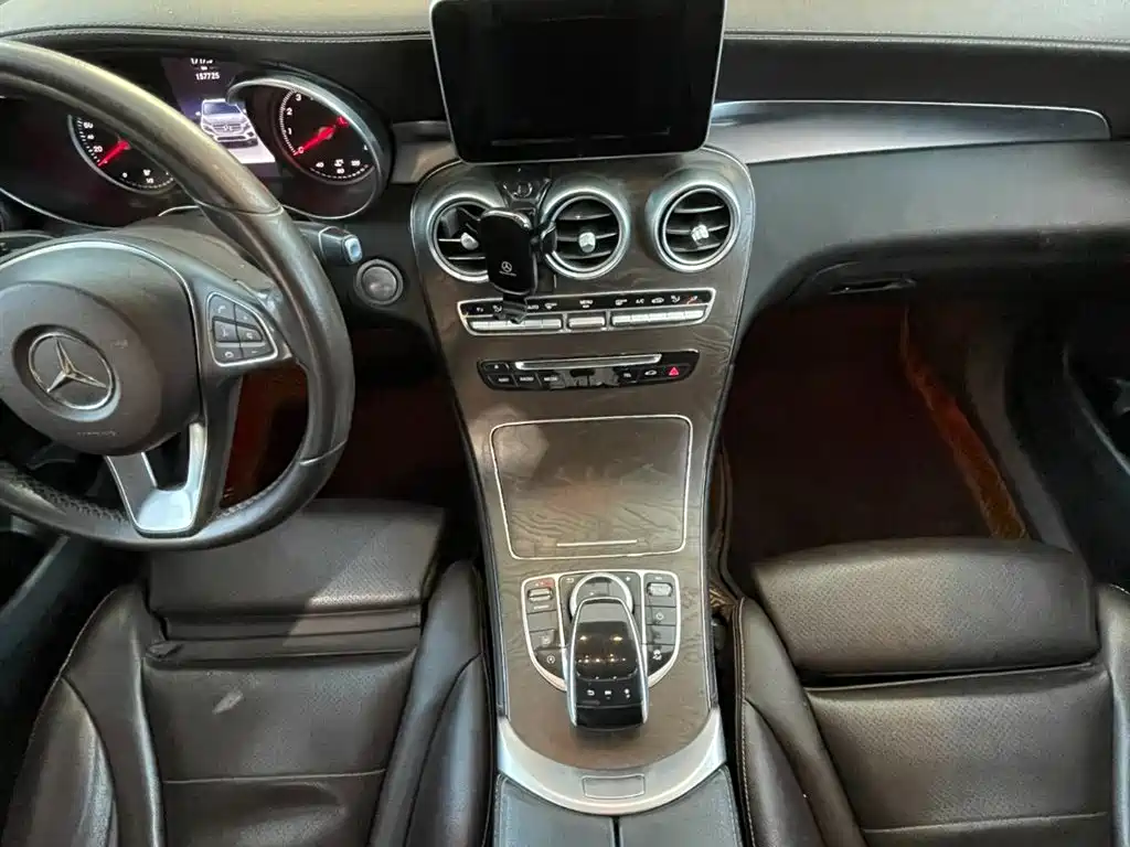 Mercedes-Benz GLC 2017 — фото 15