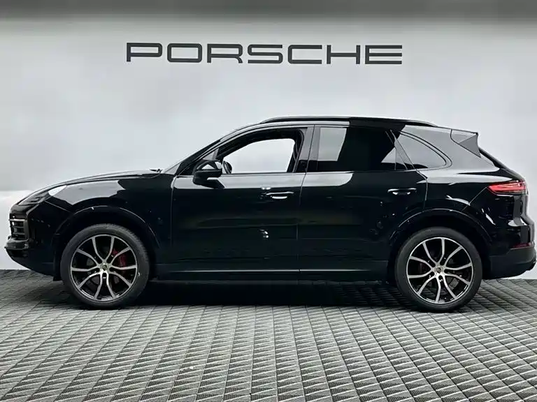 Porsche Cayenne 2023 — фото 4