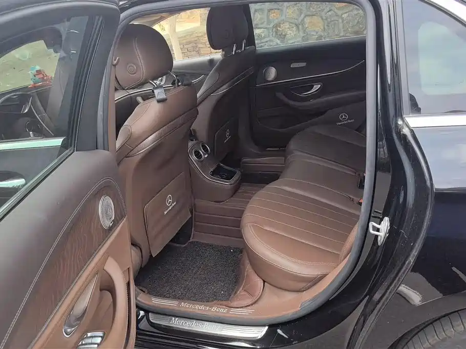 Mercedes-Benz E-Class 2020 — фото 11