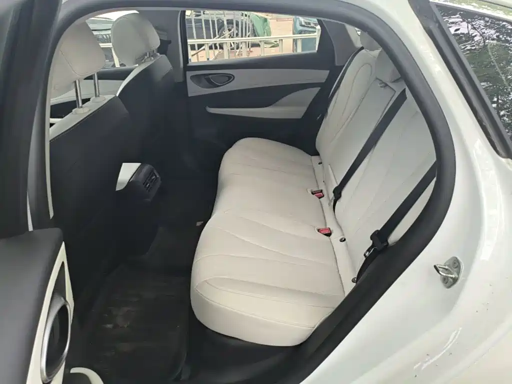 BYD Seal 05 DM-i 2025 — фото 17