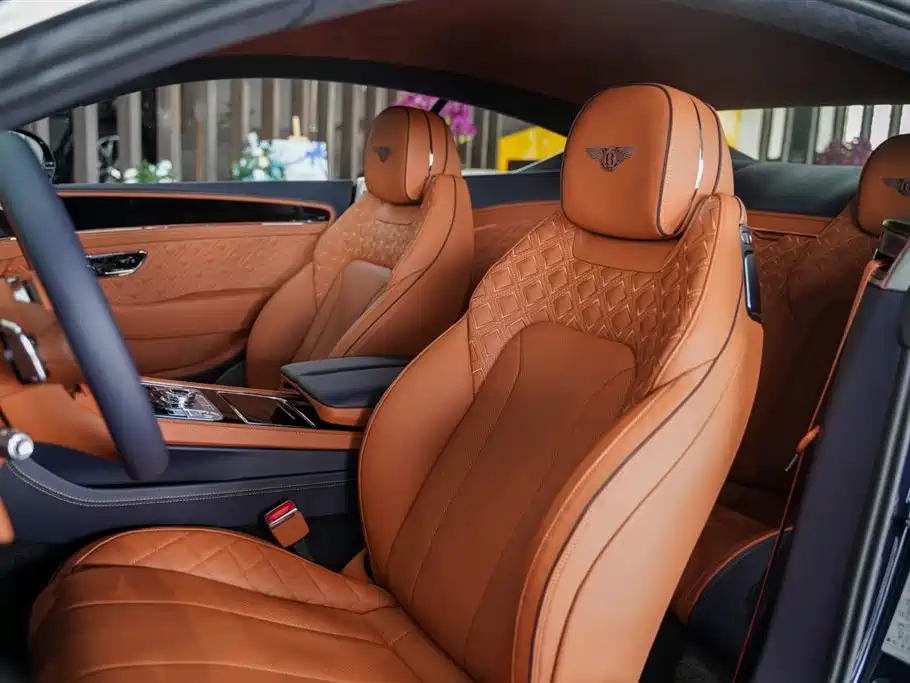 Bentley Continental 2022 — фото 14