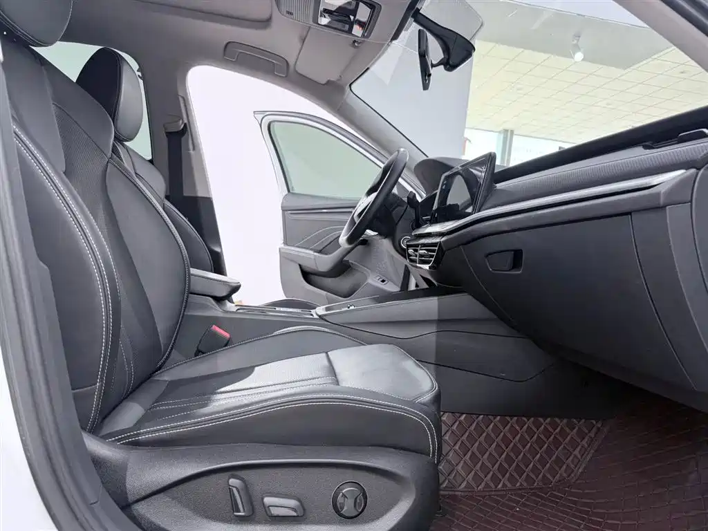 Skoda Octavia 2024 — фото 8