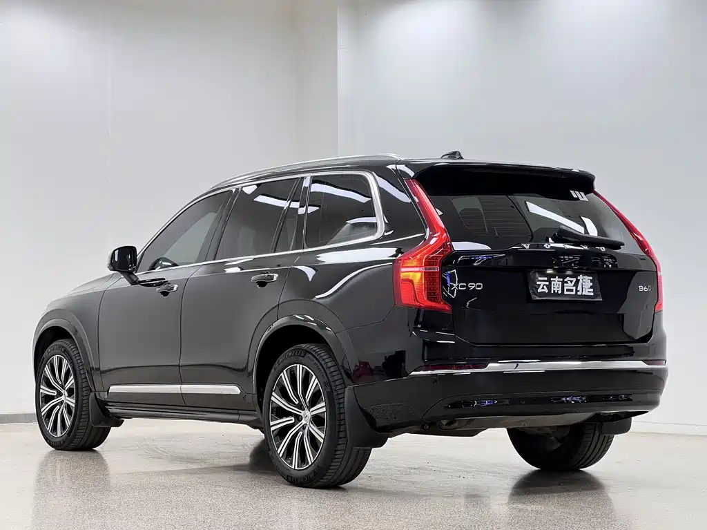 Volvo XC90 2023 — фото 4