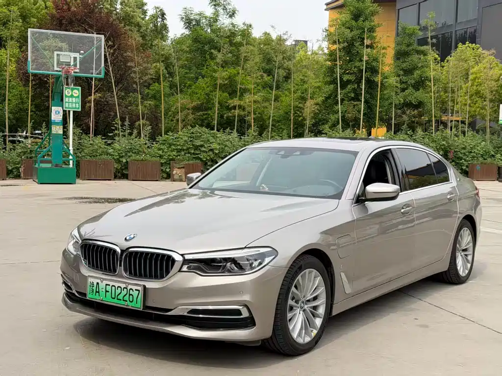 BMW 5 Series New Energy 2019 — фото 1