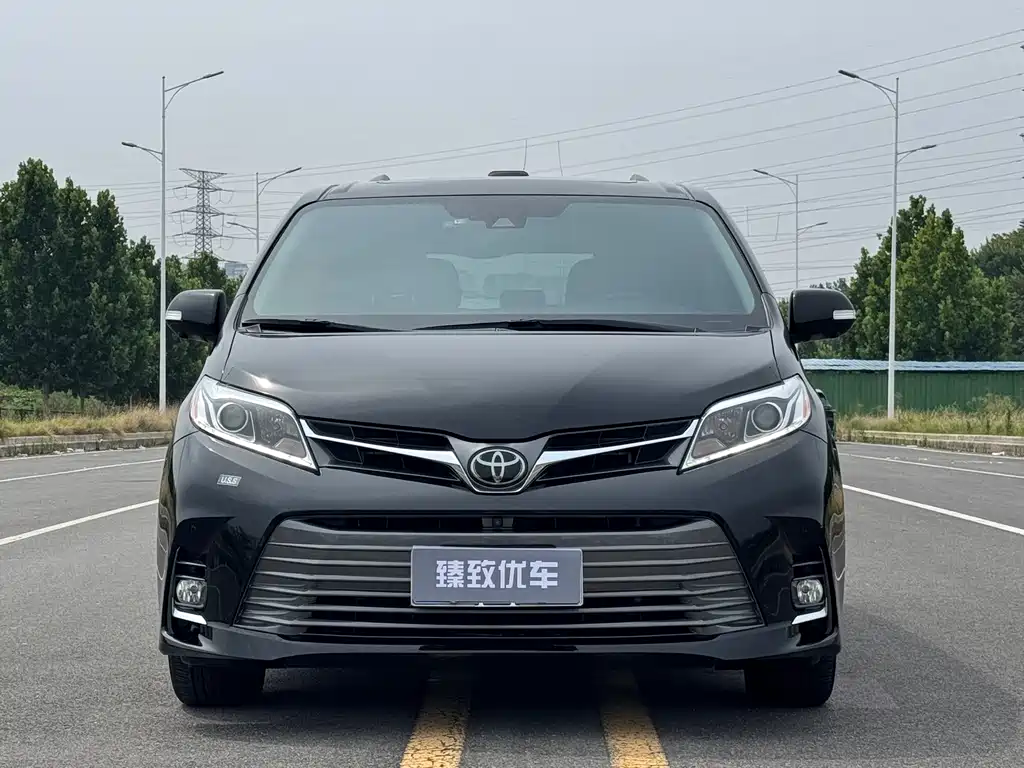 Toyota Sienna 2019 — фото 2