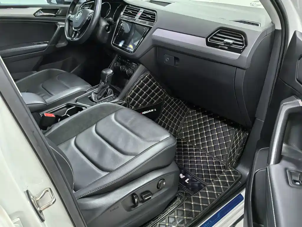 Volkswagen Tiguan L 2020 — фото 11