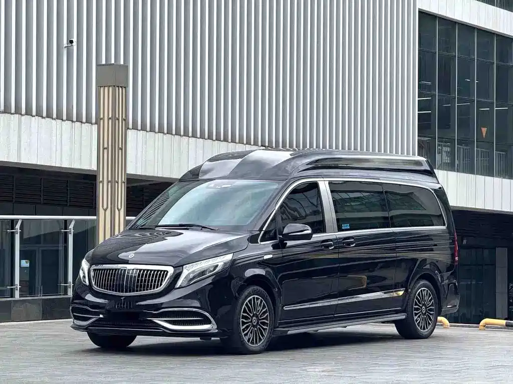 Mercedes-Benz V-Class 2022 — фото 1