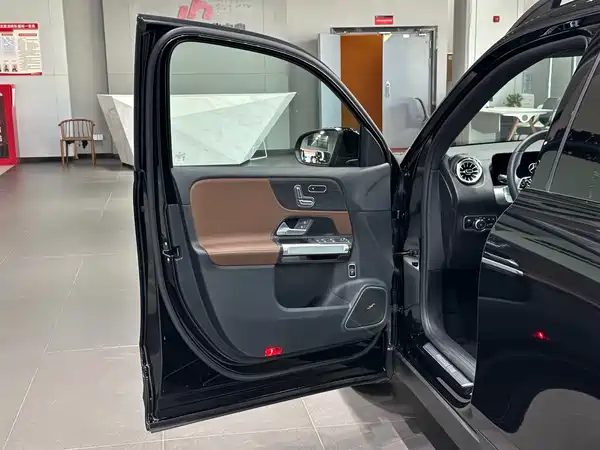 Mercedes-Benz GLB 2024