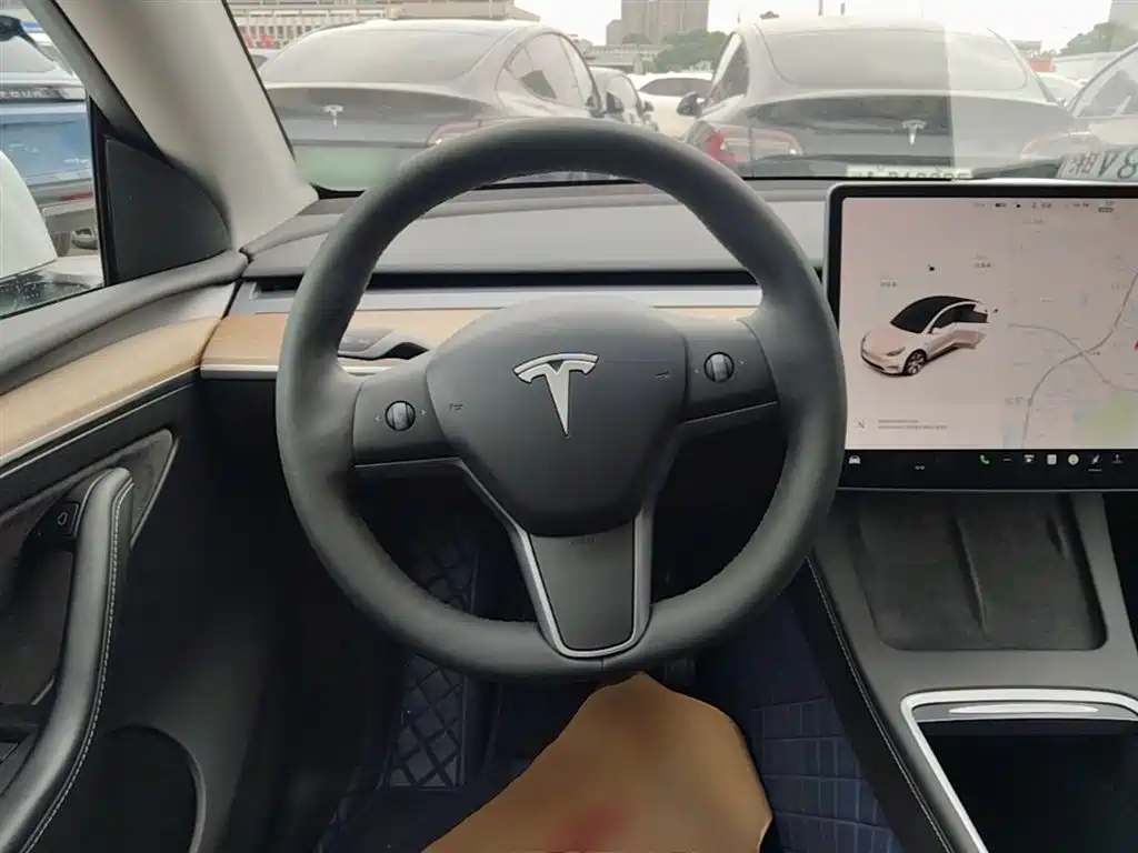 Tesla Model Y 2021 — фото 11