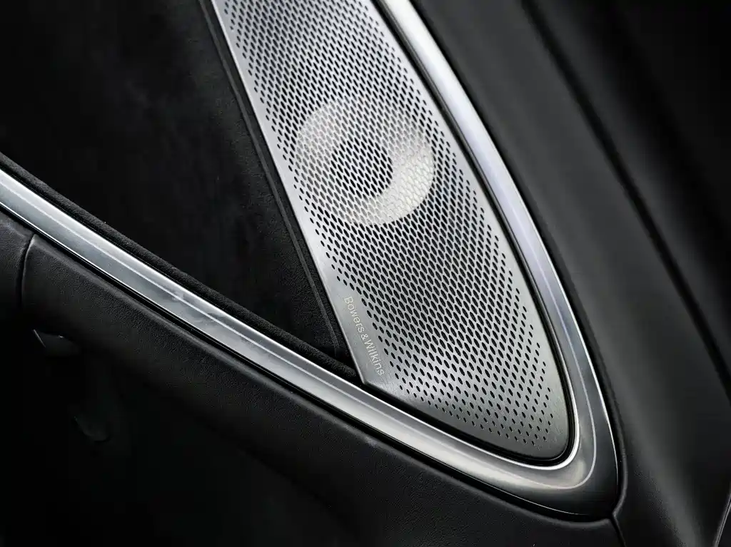 McLaren Artura 2023 — фото 14
